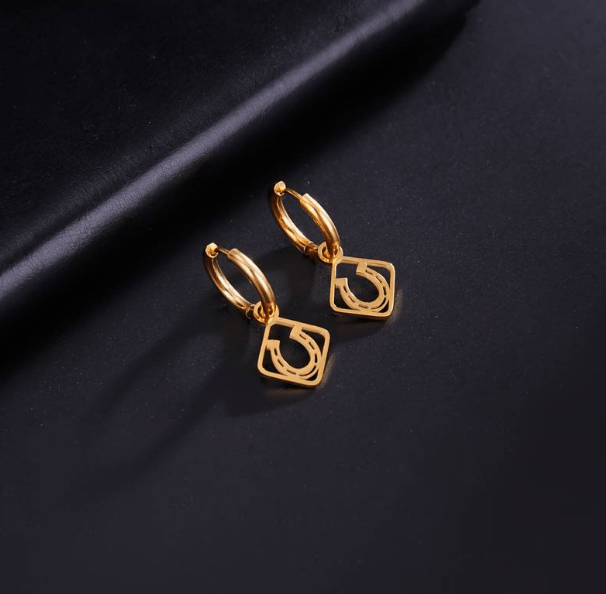 HorsebyAmy oorringen horseshoe gold